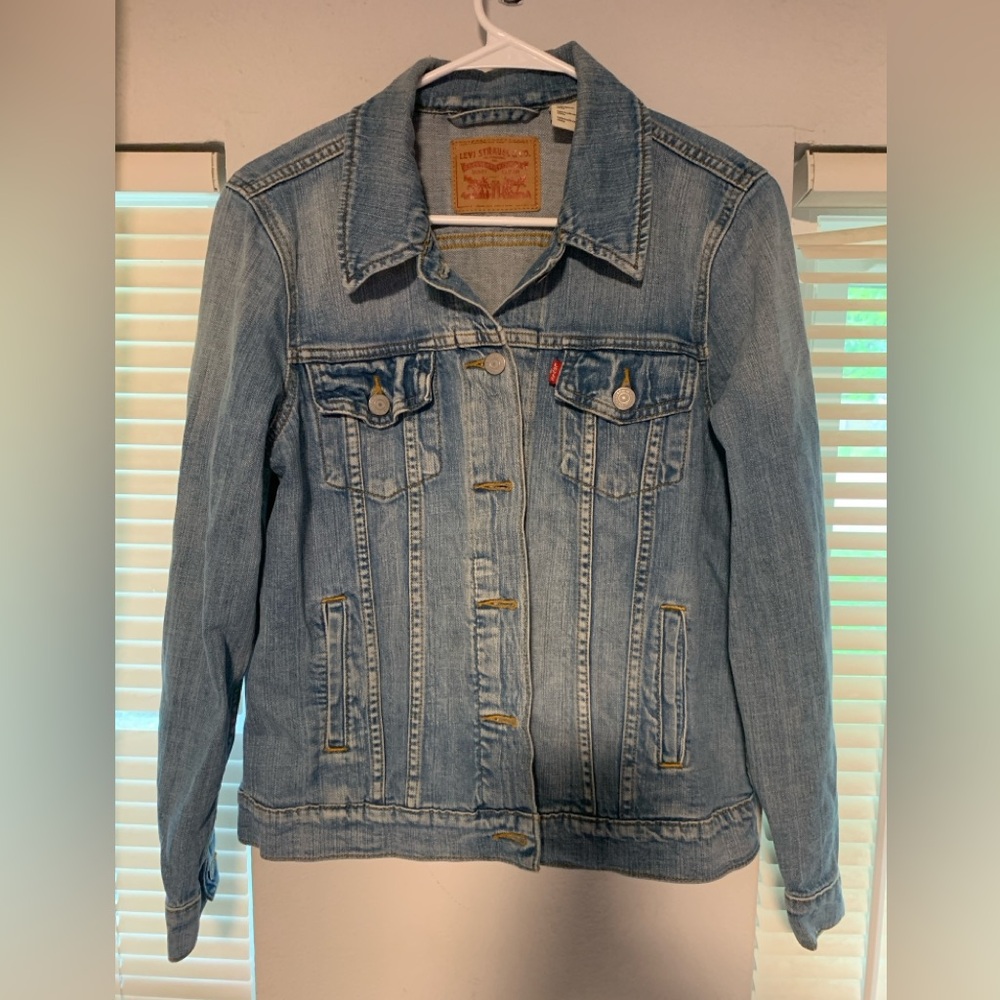 Levi's Women's Light Blue Jean Jacket